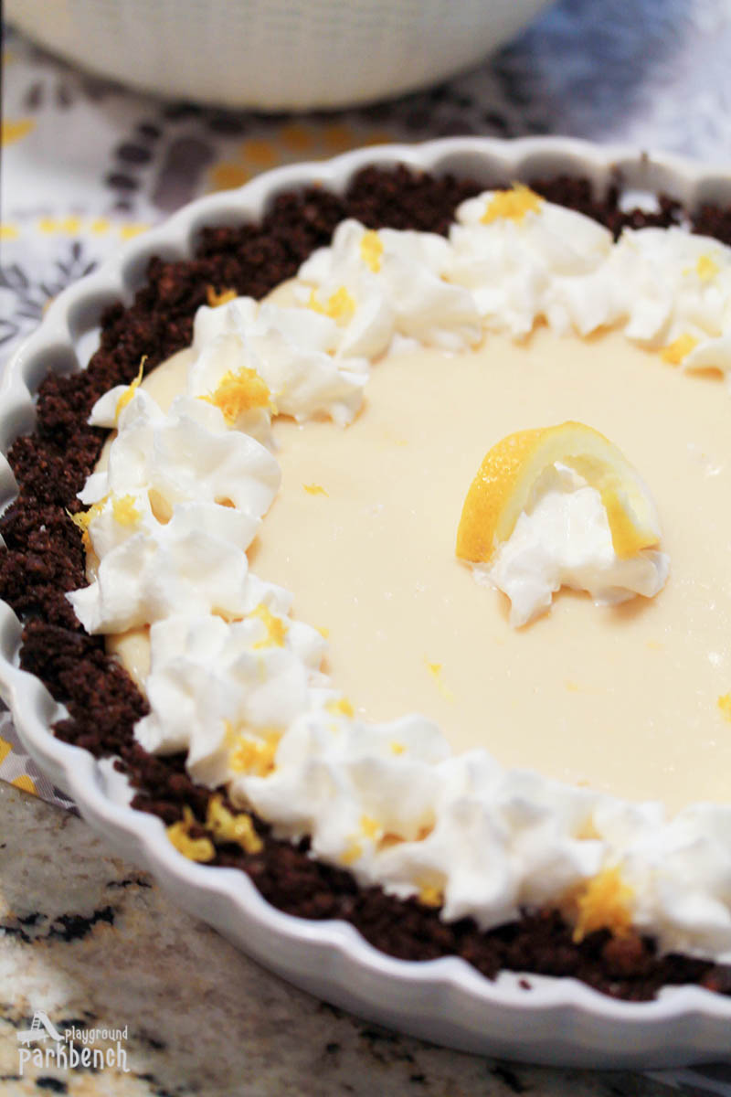 Lemon Cream Pie with Chocolate Cookie Crust